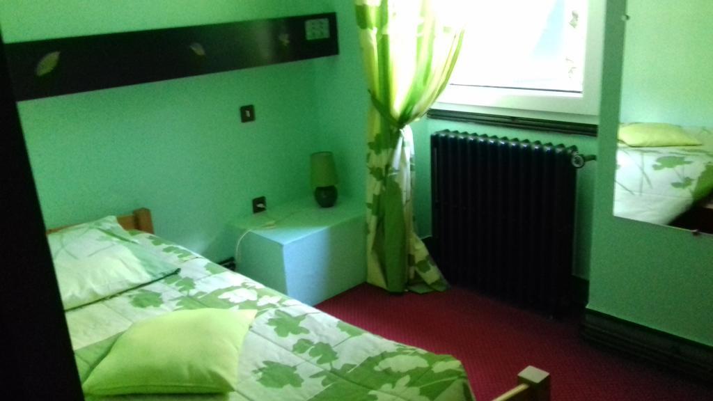 Hotel Du Val D'Aure Cadeac ภายนอก รูปภาพ