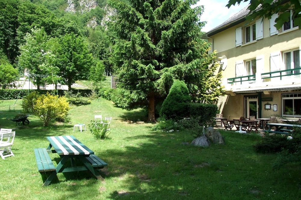 Hotel Du Val D'Aure Cadeac ภายนอก รูปภาพ